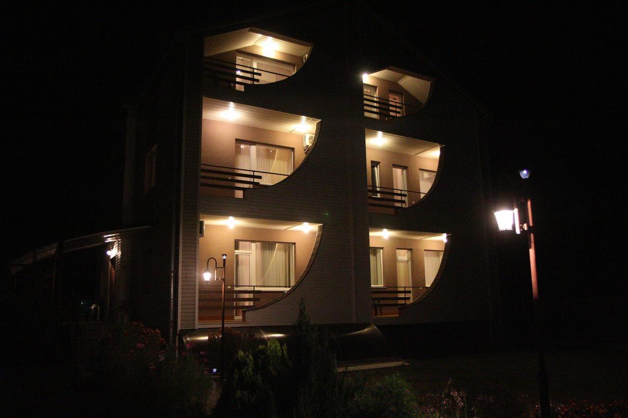 Uyut Hotel Cherníhiv Exterior foto