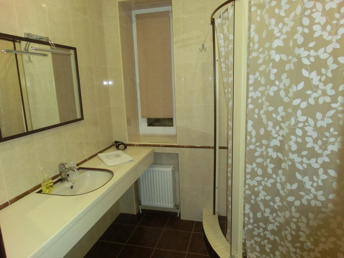 Uyut Hotel Cherníhiv Exterior foto