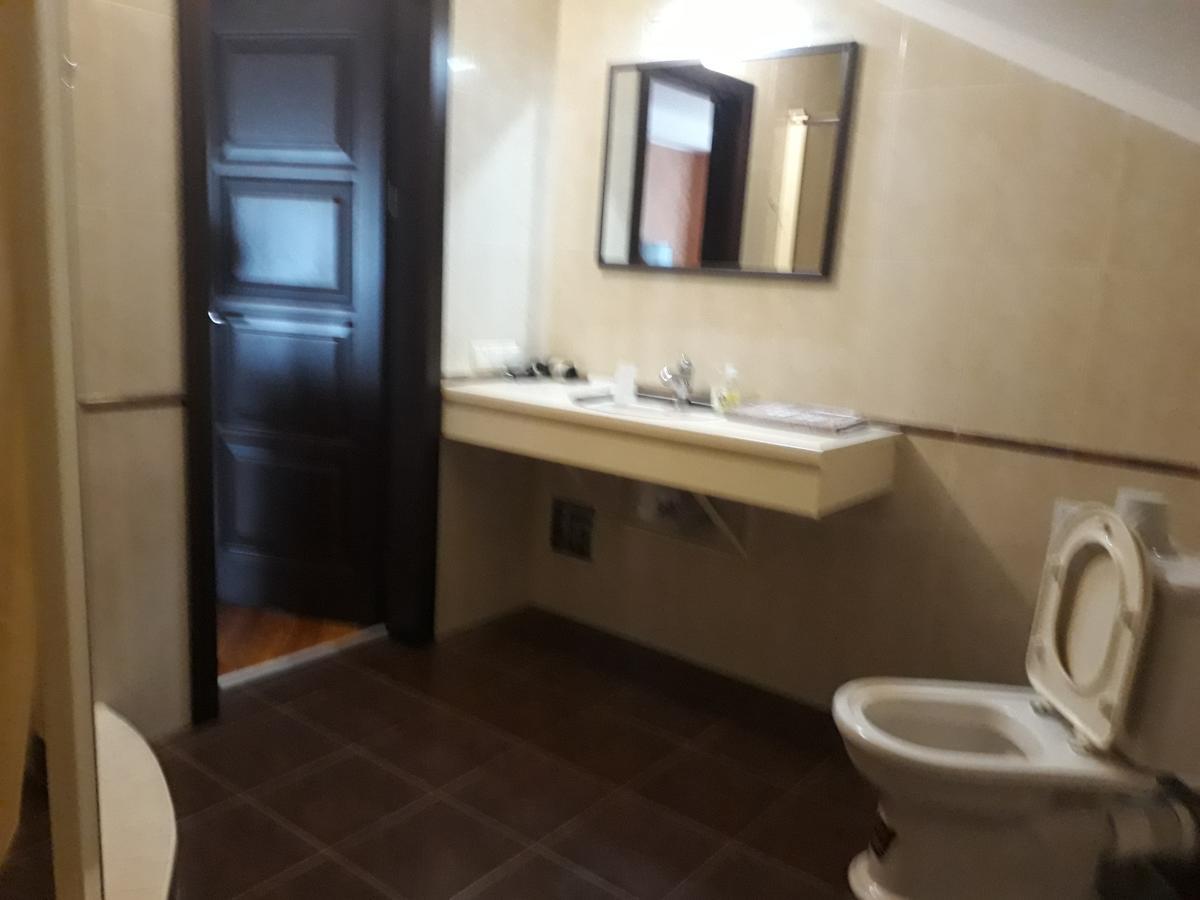 Uyut Hotel Cherníhiv Exterior foto