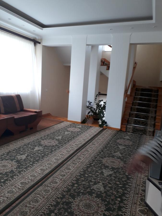Uyut Hotel Cherníhiv Exterior foto