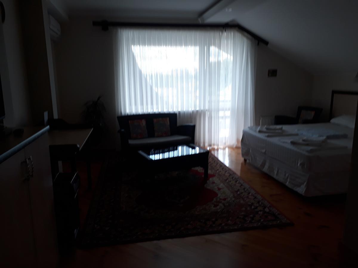 Uyut Hotel Cherníhiv Exterior foto